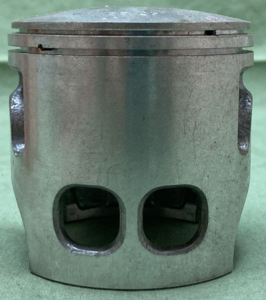 NEW GENUINE YAMAHA 455-11635-02 PISTON 1ST 0.25 O/S