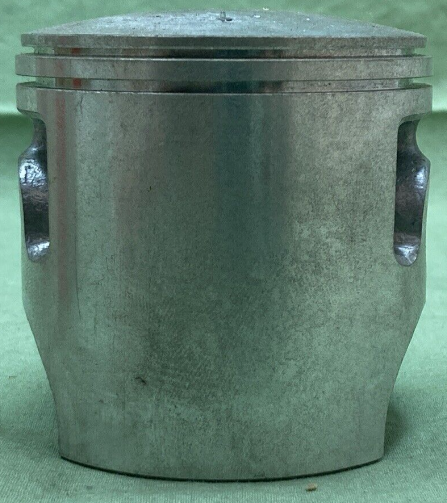 NEW GENUINE YAMAHA 455-11635-02 PISTON 1ST 0.25 O/S