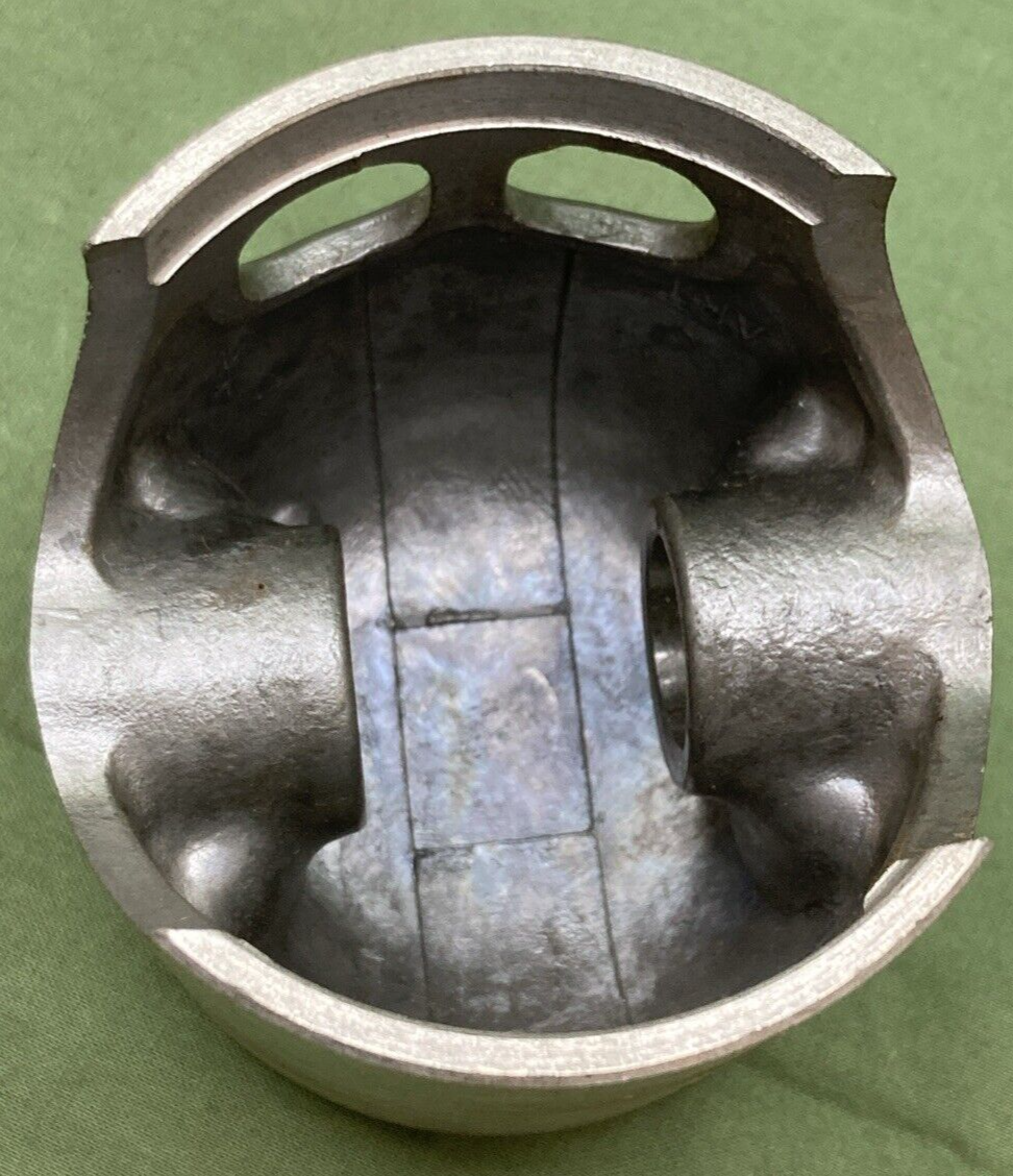 NEW GENUINE YAMAHA 455-11635-02 PISTON 1ST 0.25 O/S