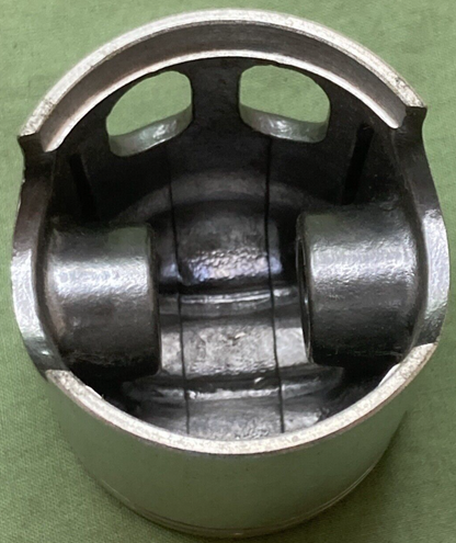 NEW GENUINE YAMAHA 598-11631-00-97 PISTON