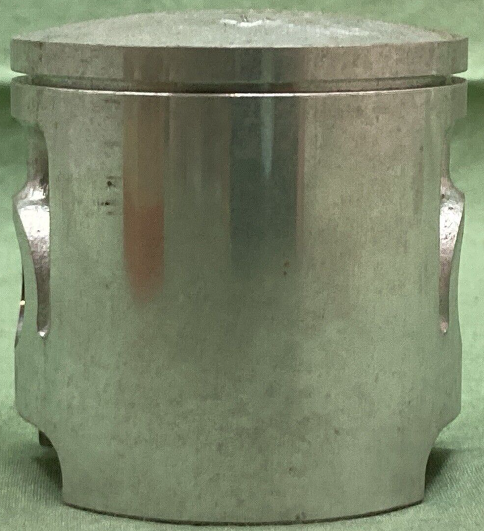 NEW GENUINE YAMAHA 537-11631-02-96 PISTON