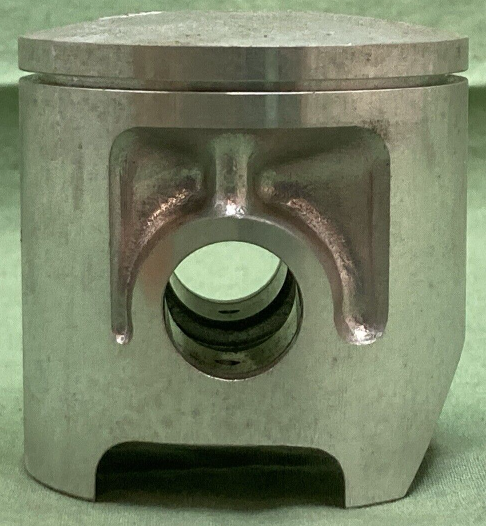 NEW GENUINE YAMAHA 537-11631-02-96 PISTON