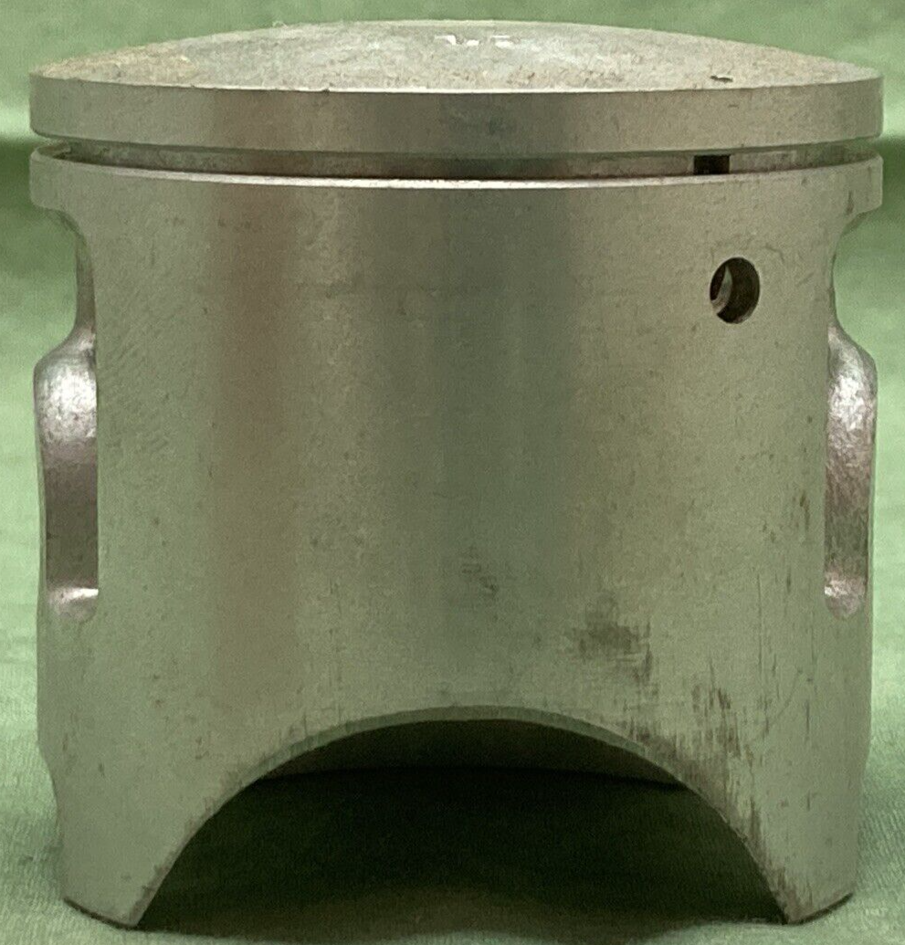 NEW GENUINE YAMAHA 537-11638-02 PISTON