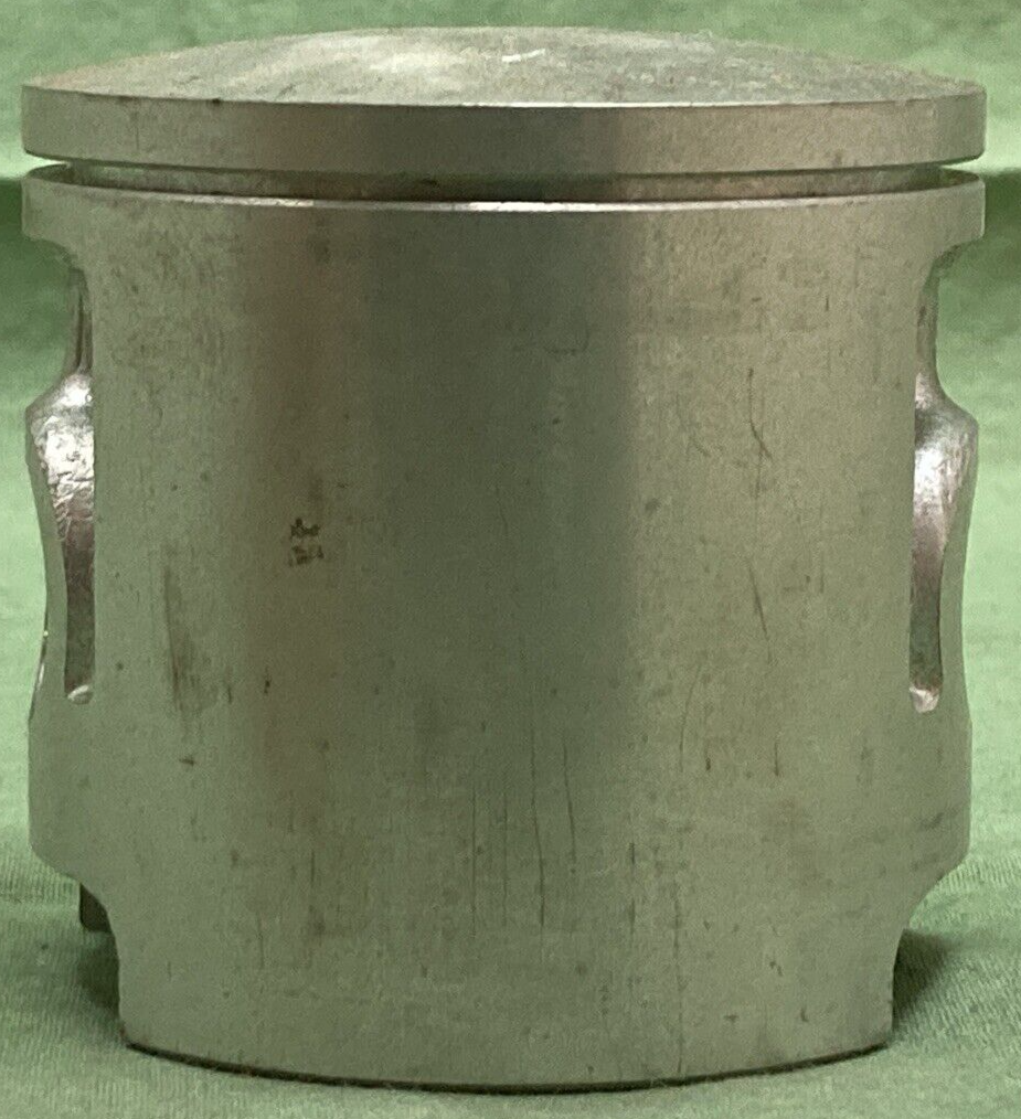 NEW GENUINE YAMAHA 537-11638-02 PISTON