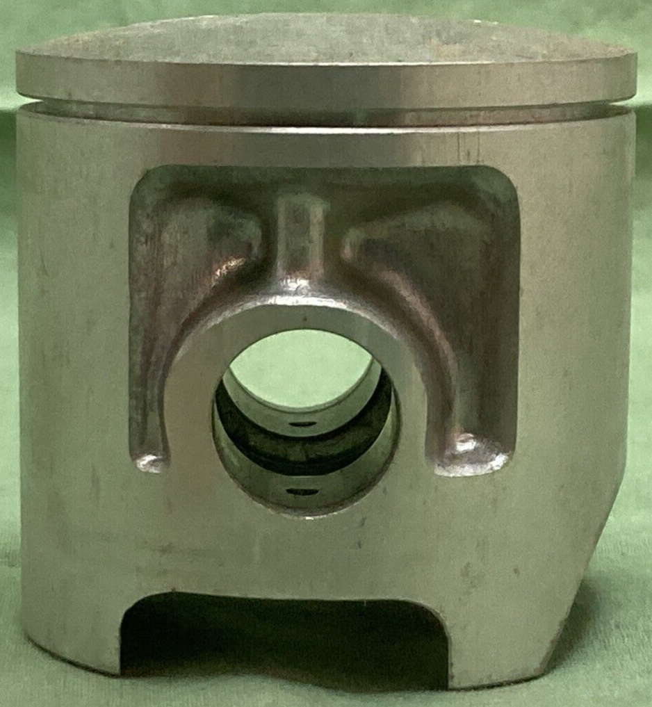 NEW GENUINE YAMAHA 537-11638-02 PISTON