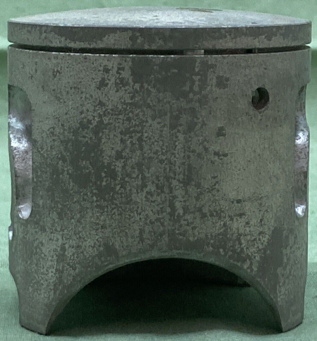 NEW GENUINE YAMAHA 55Y-11631-00-94 PISTON