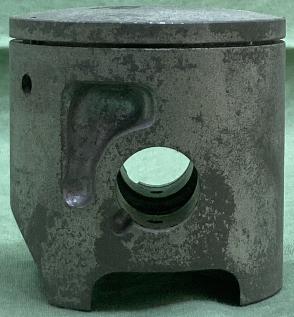 NEW GENUINE YAMAHA 55Y-11631-00-94 PISTON