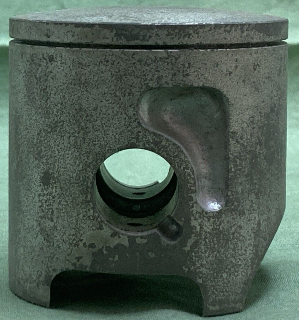 NEW GENUINE YAMAHA 55Y-11631-00-94 PISTON