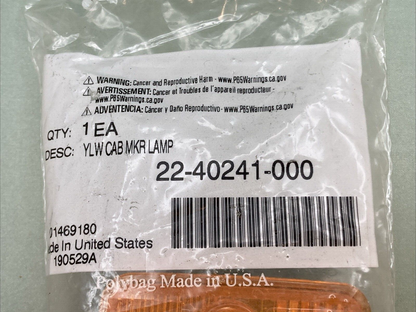 NEW GENUINE FREIGHTLINER 22-40241-000 YLW CAB MKR LAMP