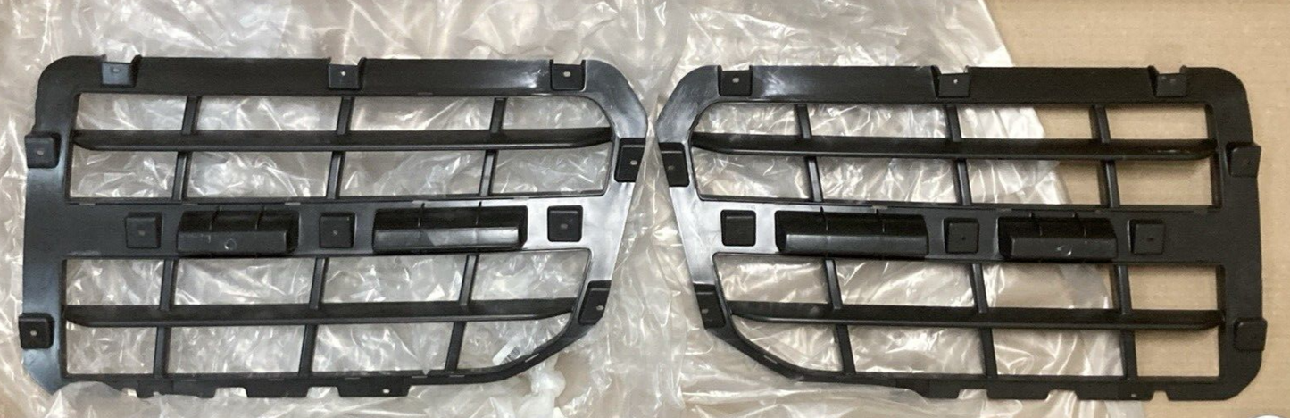 NEW GENUINE MOPAR 5MA10TZZAC RADIATOR GRILLE FITS RAM