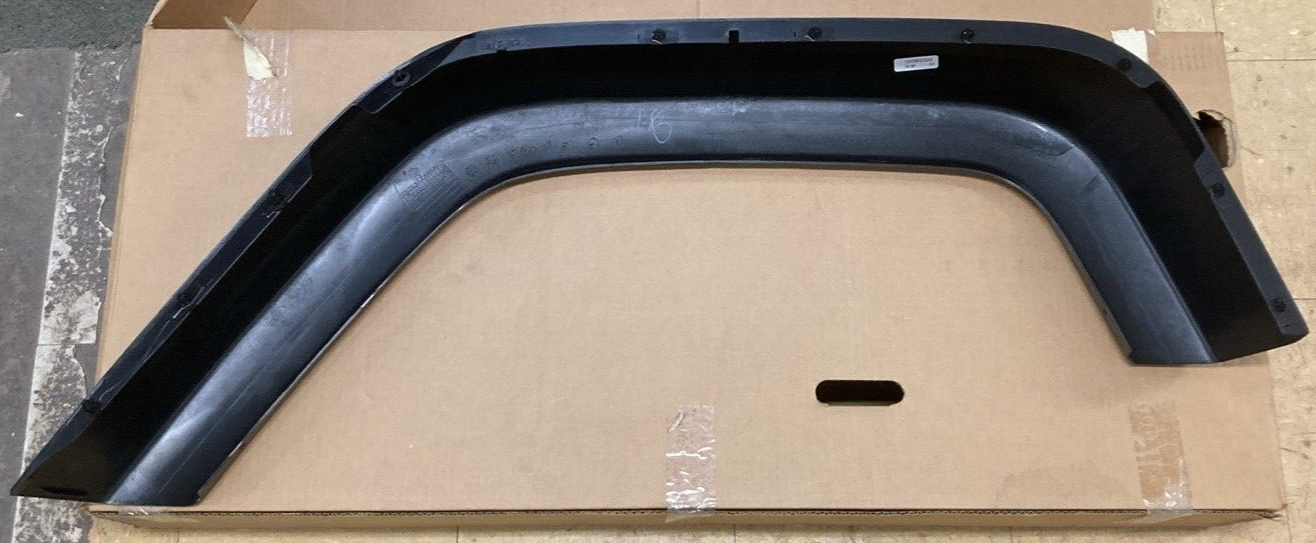 NEW GENUINE MOPAR 5KC84TZZAG Wheel Opening Flare Molding Right FITS JEEP