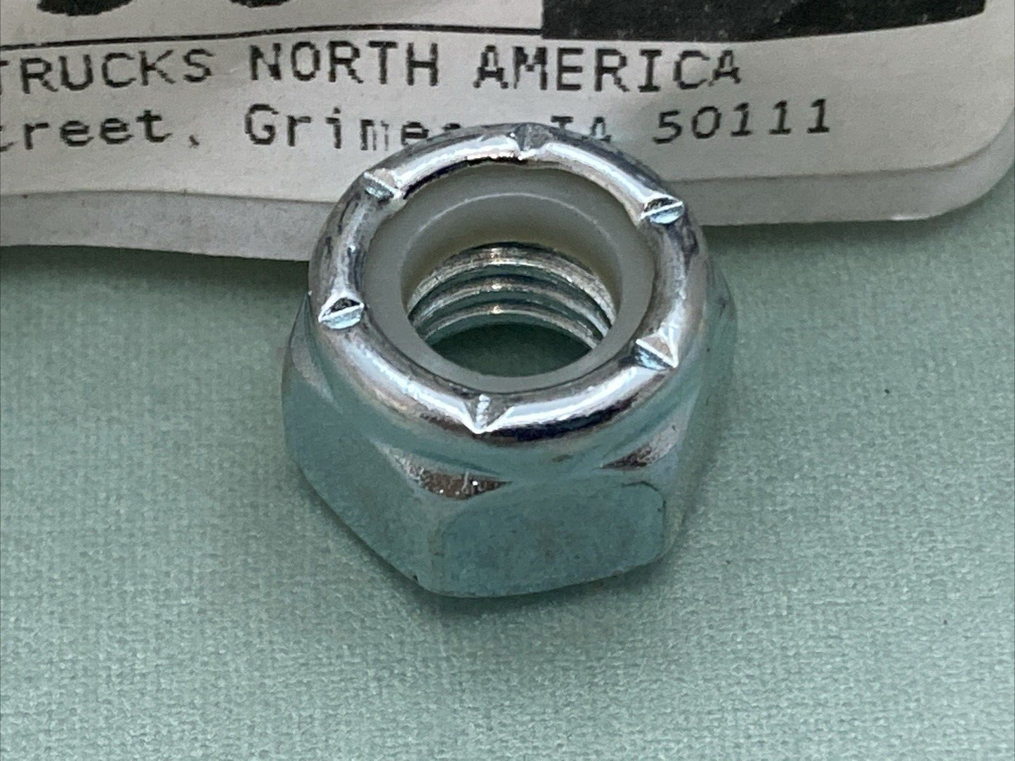 QTY 100 NEW GENUINE FREIGHTLINER 23-09336-007 Lock Nut, HEX, Nylon, 5/16-18