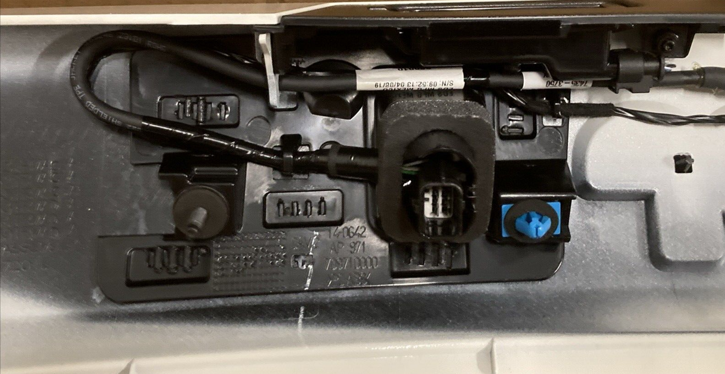 NEW GENUINE MOPAR 6NB02KW3AA License Lamp Applique FITS JEEP COMPASS