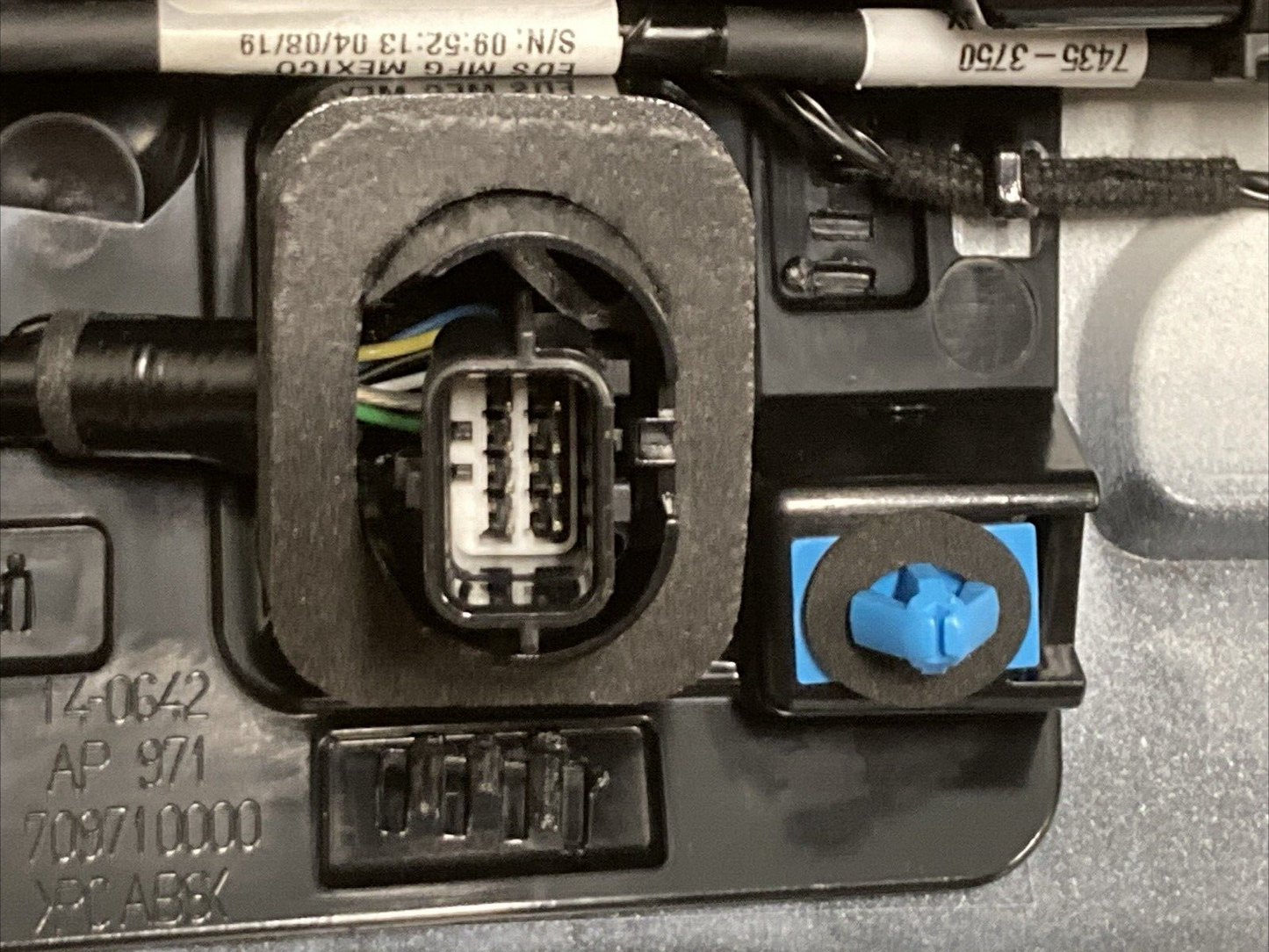 NEW GENUINE MOPAR 6NB02KW3AA License Lamp Applique FITS JEEP COMPASS