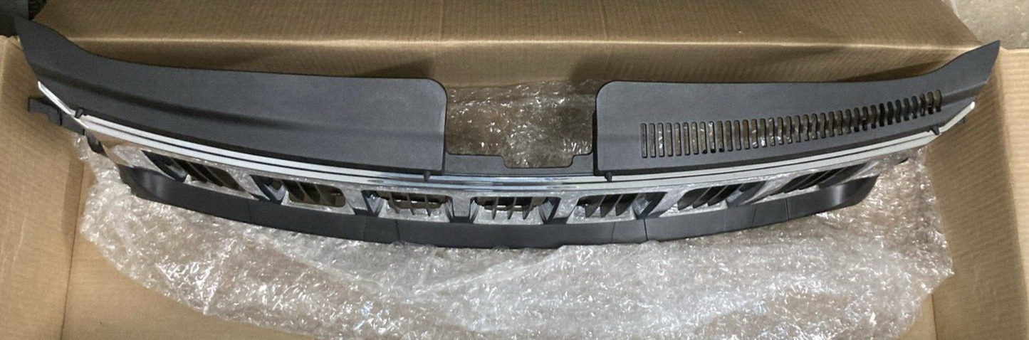 NEW GENUINE MOPAR 55079377AE Radiator Grille FITS JEEP