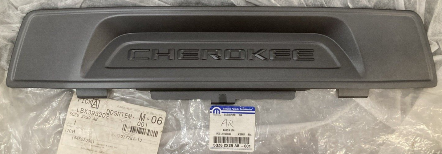 NEW GENUINE MOPAR 5QZ62XS9AB HITCH BEZEL FITS JEEP CHEROKEE