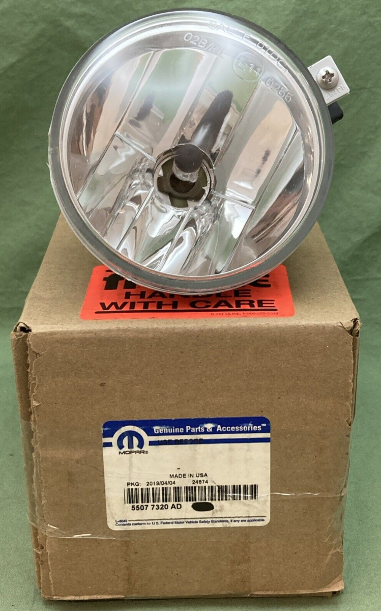 NEW GENUINE MOPAR 55077320AD Fog Lamp
