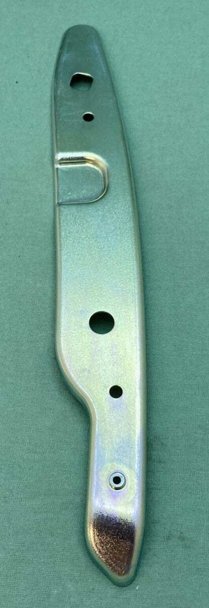 NEW GENUINE MOPAR 05099712AA Fascia To Fender Bracket, Right