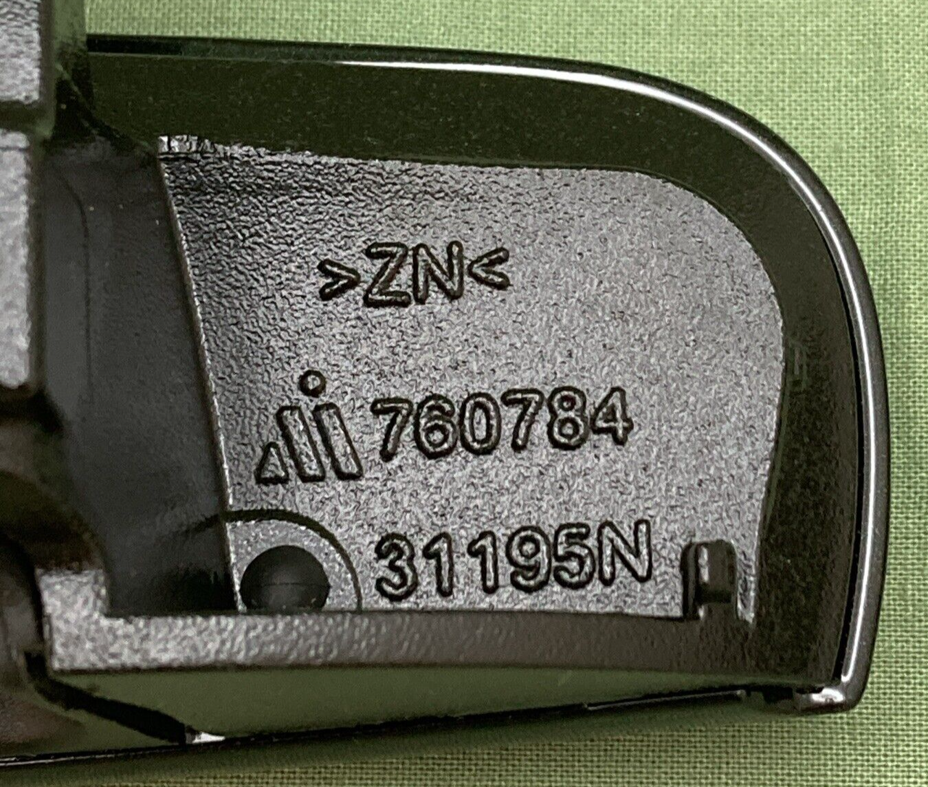 NEW GENUINE MOPAR CEB1L281AA Front Door Exterior Handle Set