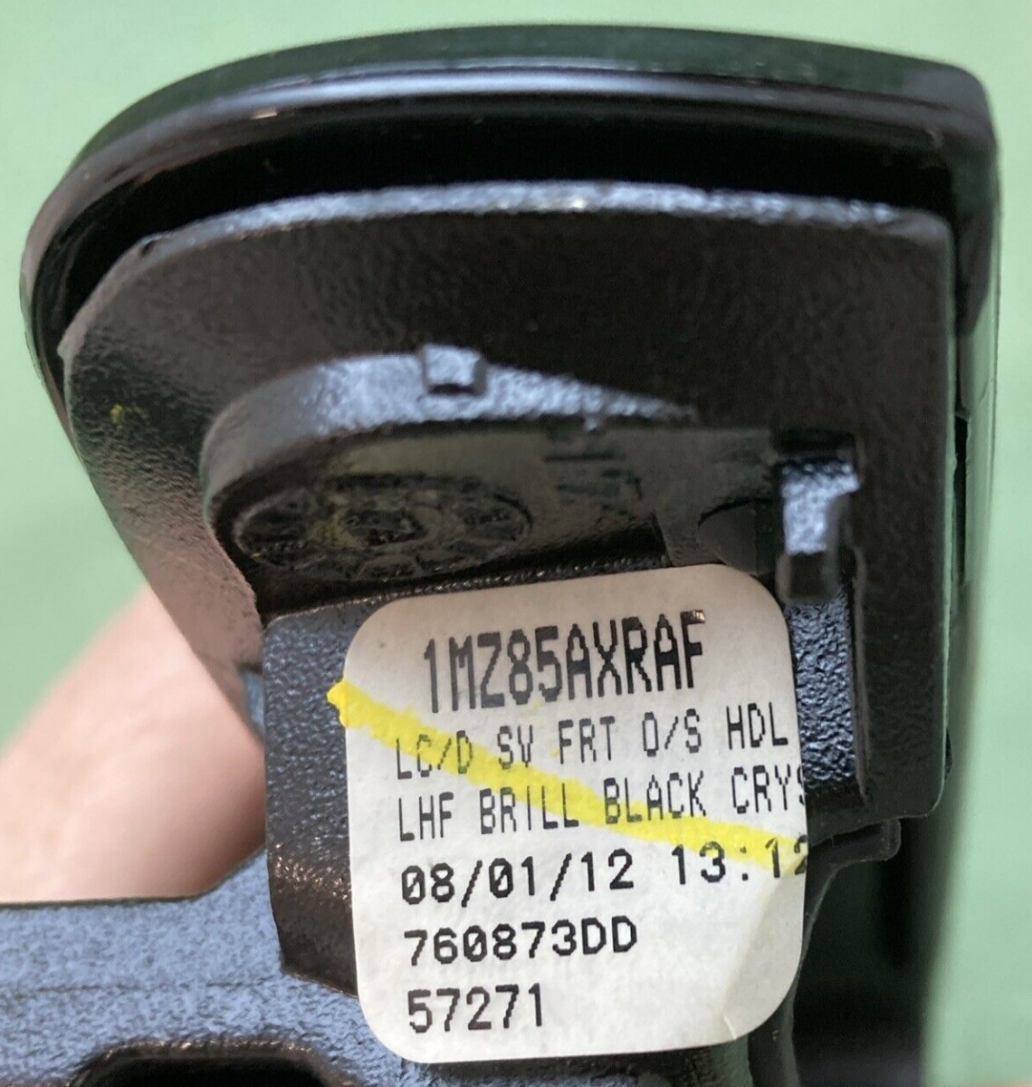 NEW GENUINE MOPAR CEB1L281AA Front Door Exterior Handle Set