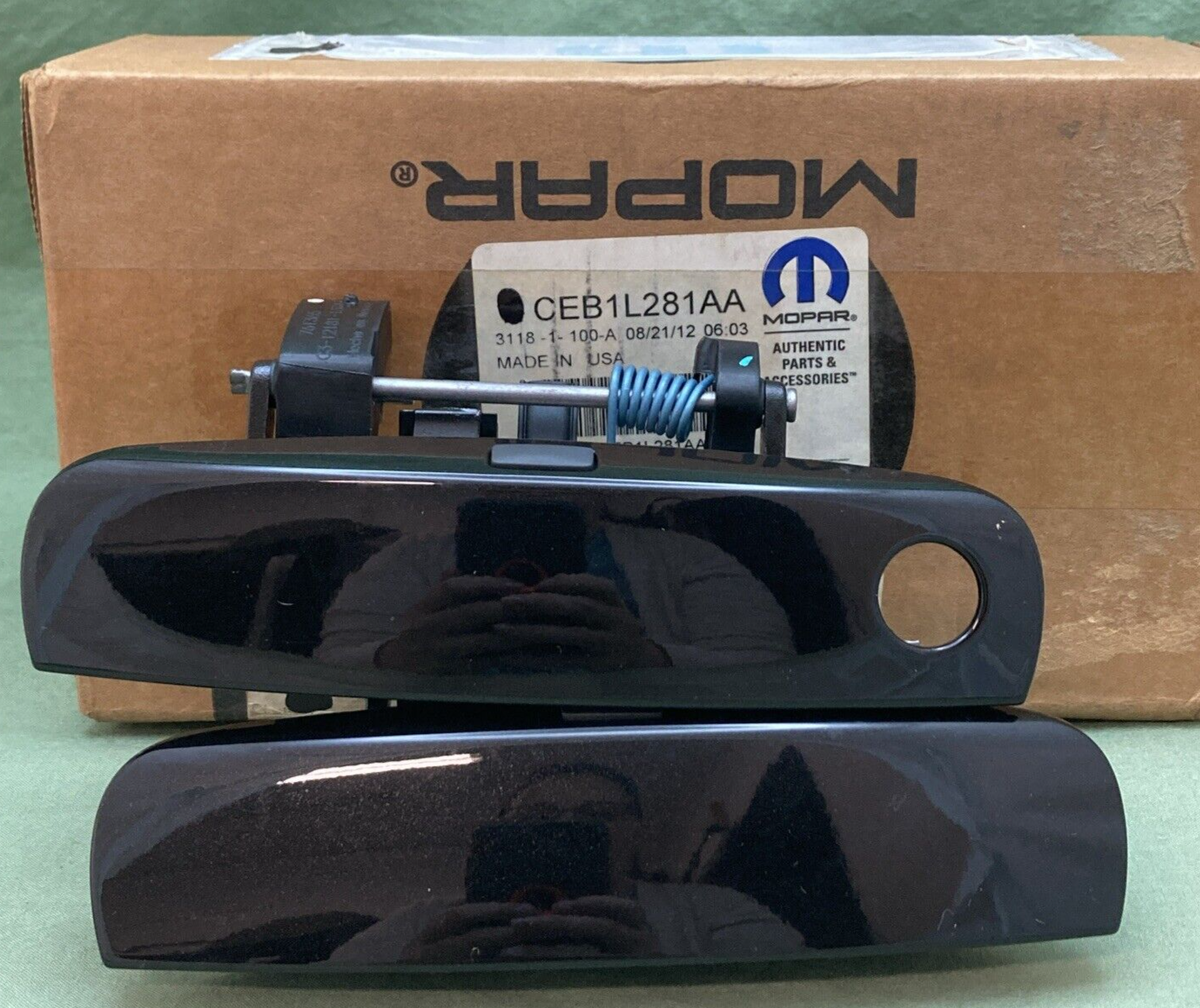 NEW GENUINE MOPAR CEB1L281AA Front Door Exterior Handle Set