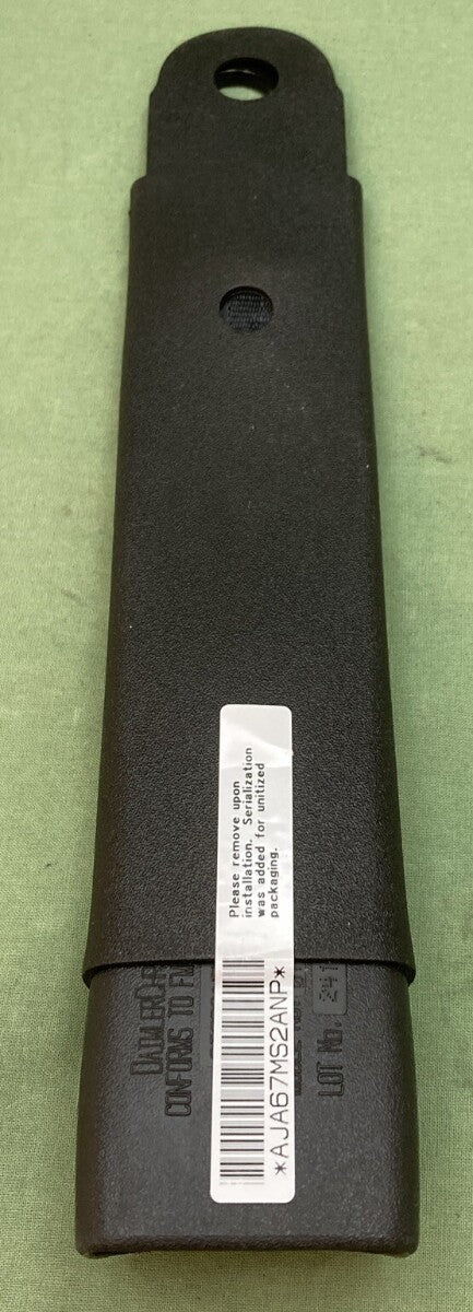NEW GENUINE MOPAR 0TQ091DVAB Buckle Half Seat Belt 2001-2005 Dodge Neon