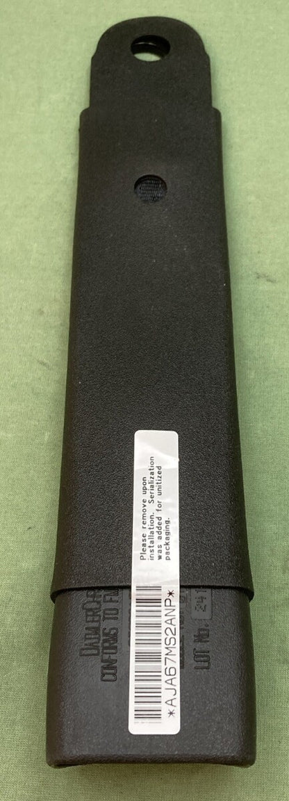NEW GENUINE MOPAR 0TQ091DVAB Buckle Half Seat Belt 2001-2005 Dodge Neon