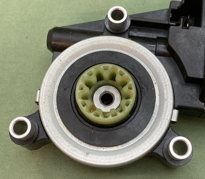 NEW GENUINE MOPAR 05102215AA Lift-Gate Motor 2004-2006 Chrysler Pacifica