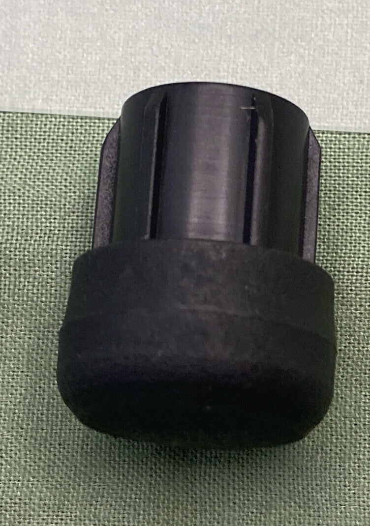 NEW GENUINE SUZUKI 43978-02C00 FOOTREST GRIP CAP