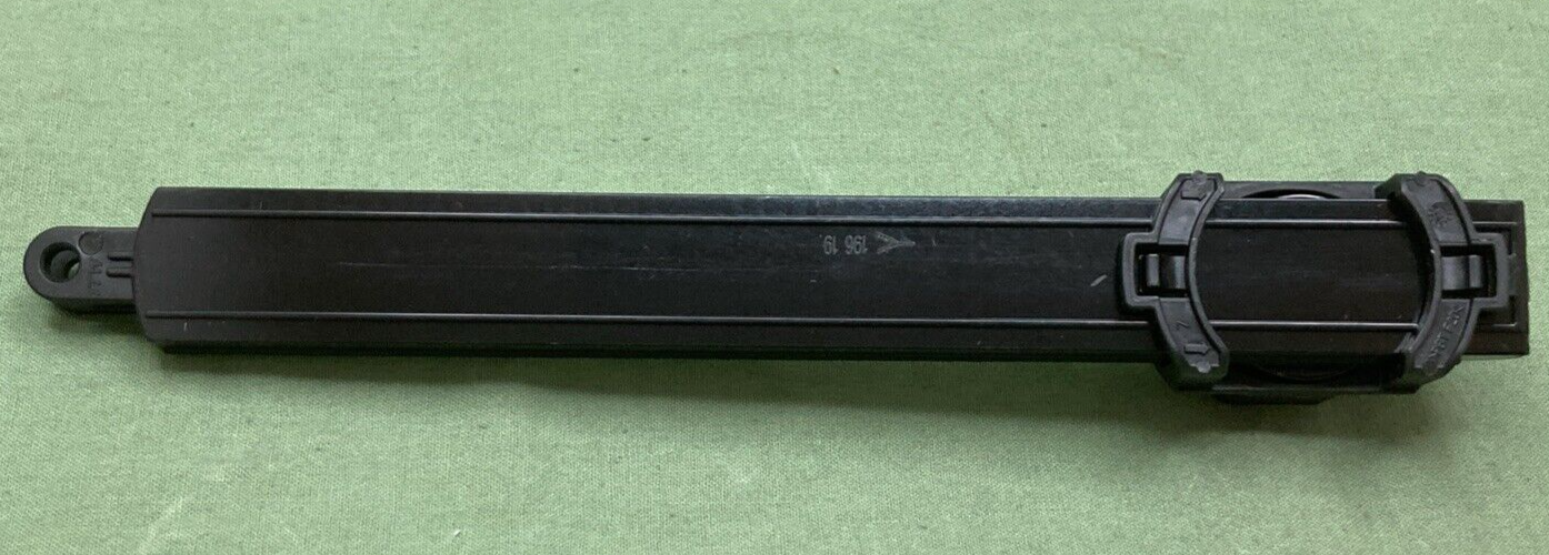 NEW GENUINE RICAMBI ORIGINALI 68247069AA GLOVE BOX DOOR DAMPENER FITS DODGE