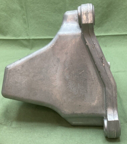 NEW GENUINE MOPAR 4726023AB Engine Mount Bracket LEFT FITS DODGE CHRYSLER