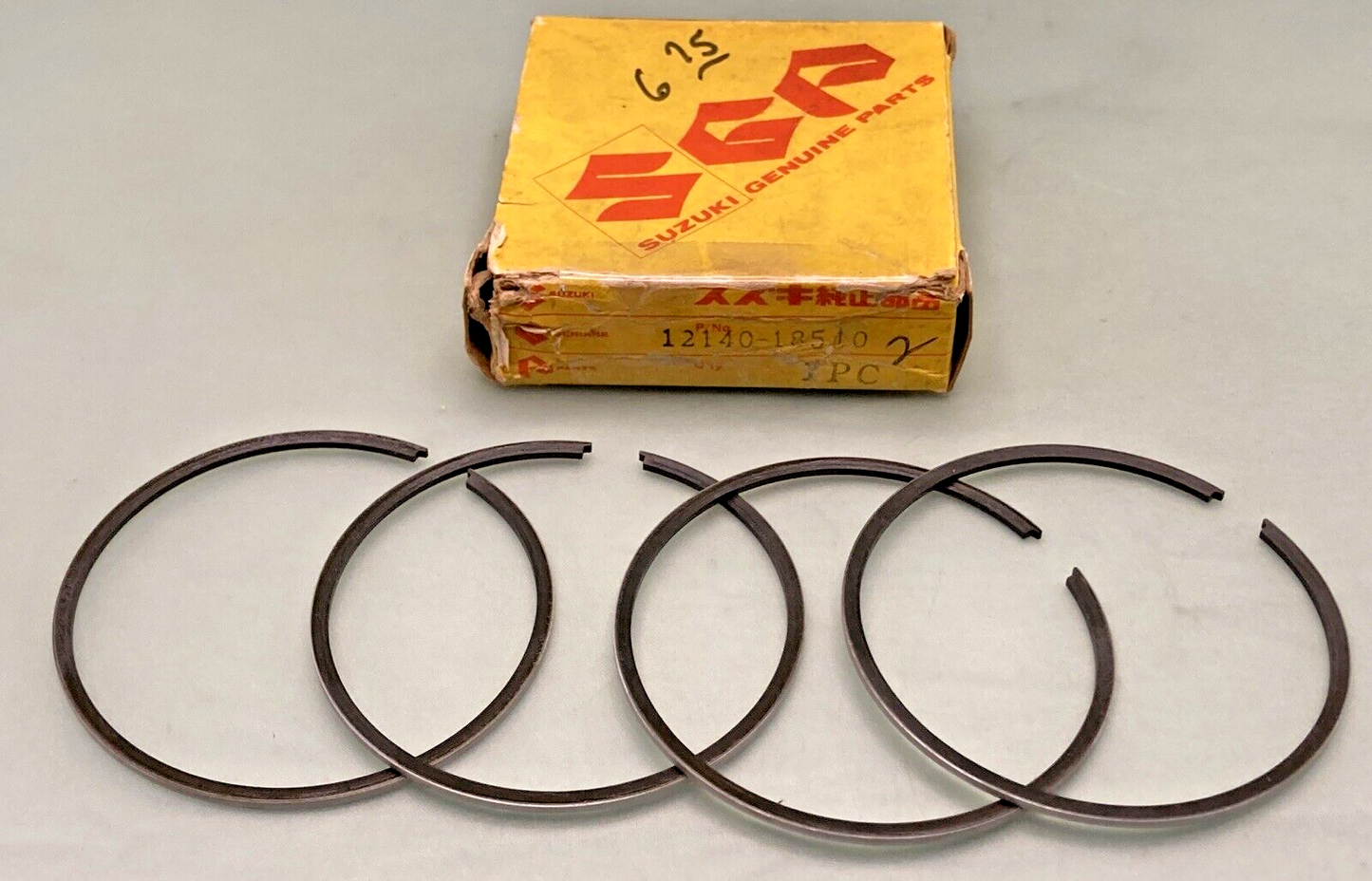 NEW GENUINE SUZUKI 12140-18510 PISTON RING SET