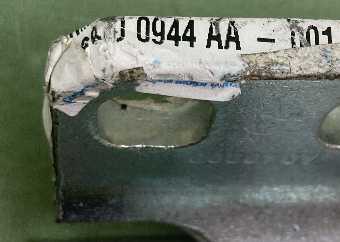 NEW GENUINE MOPAR BY RICAMBI 68200944AA Door Upper Hinge Right Body Half