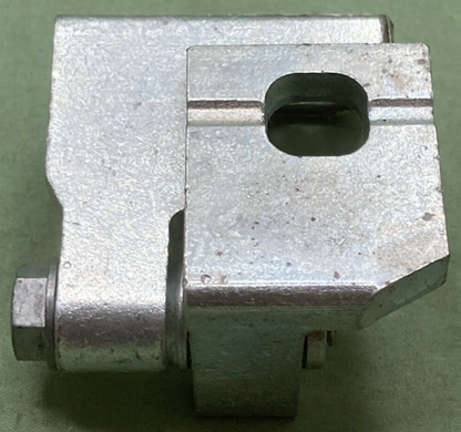 NEW GENUINE MOPAR BY RICAMBI 68200944AA Door Upper Hinge Right Body Half