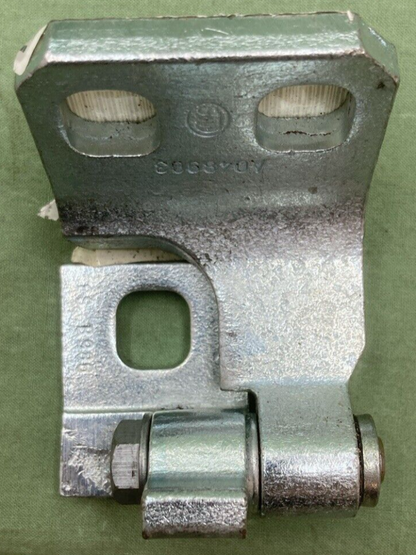 NEW GENUINE MOPAR BY RICAMBI 68200945AA Door Lower Hinge Right Body Half