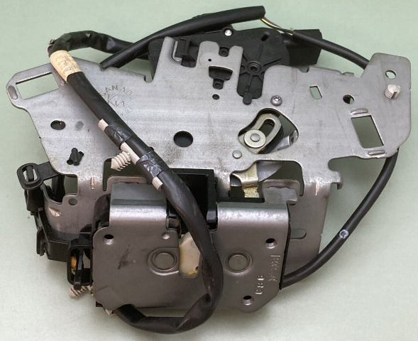 NEW GENUINE MOPAR 05019052AF Sliding Door Latch, Right 2001-2007