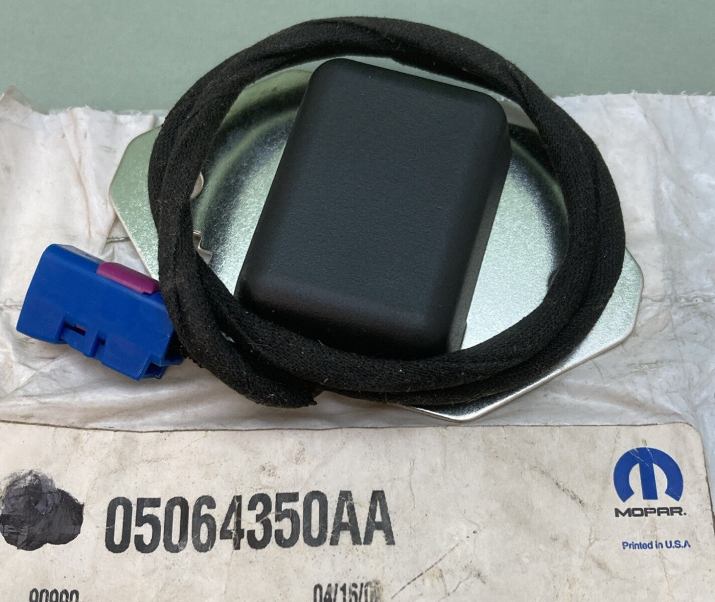 NEW GENUINE MOPAR 05064350AA Global Positioning Antenna 2007-2022
