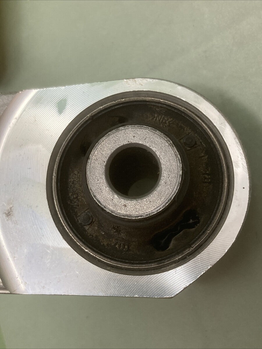 NEW REPLACES MOPAR 5273443AB Rear Differential Isolator & Bracket FRONT LEFT