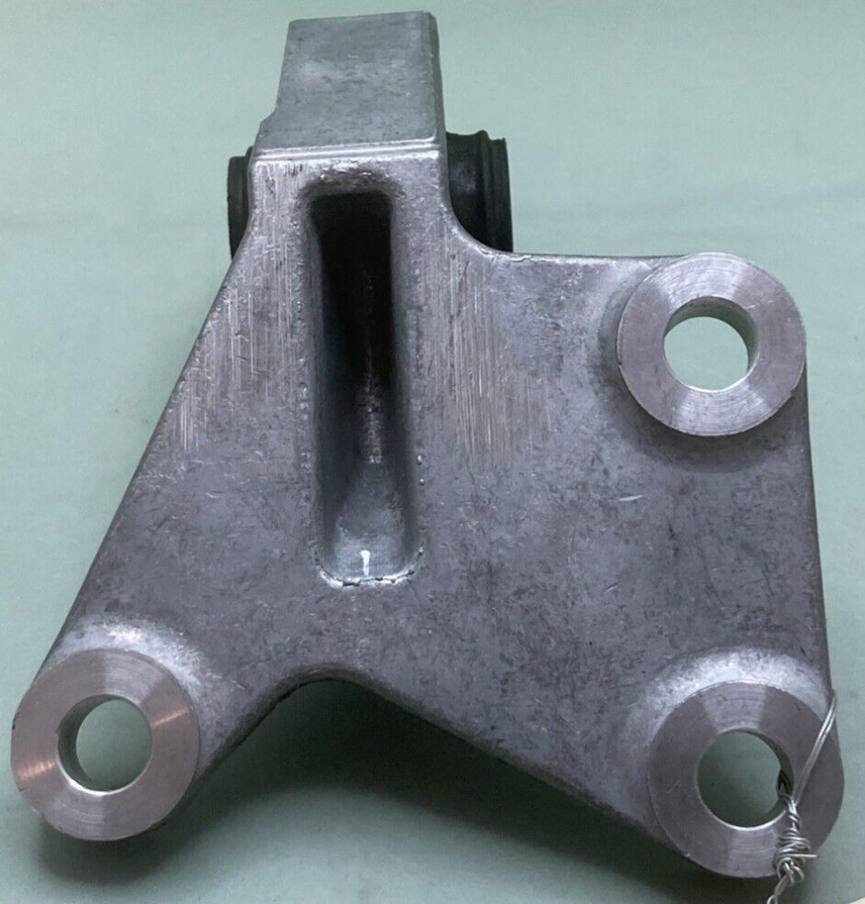 NEW REPLACES MOPAR 5273443AB Rear Differential Isolator & Bracket FRONT LEFT
