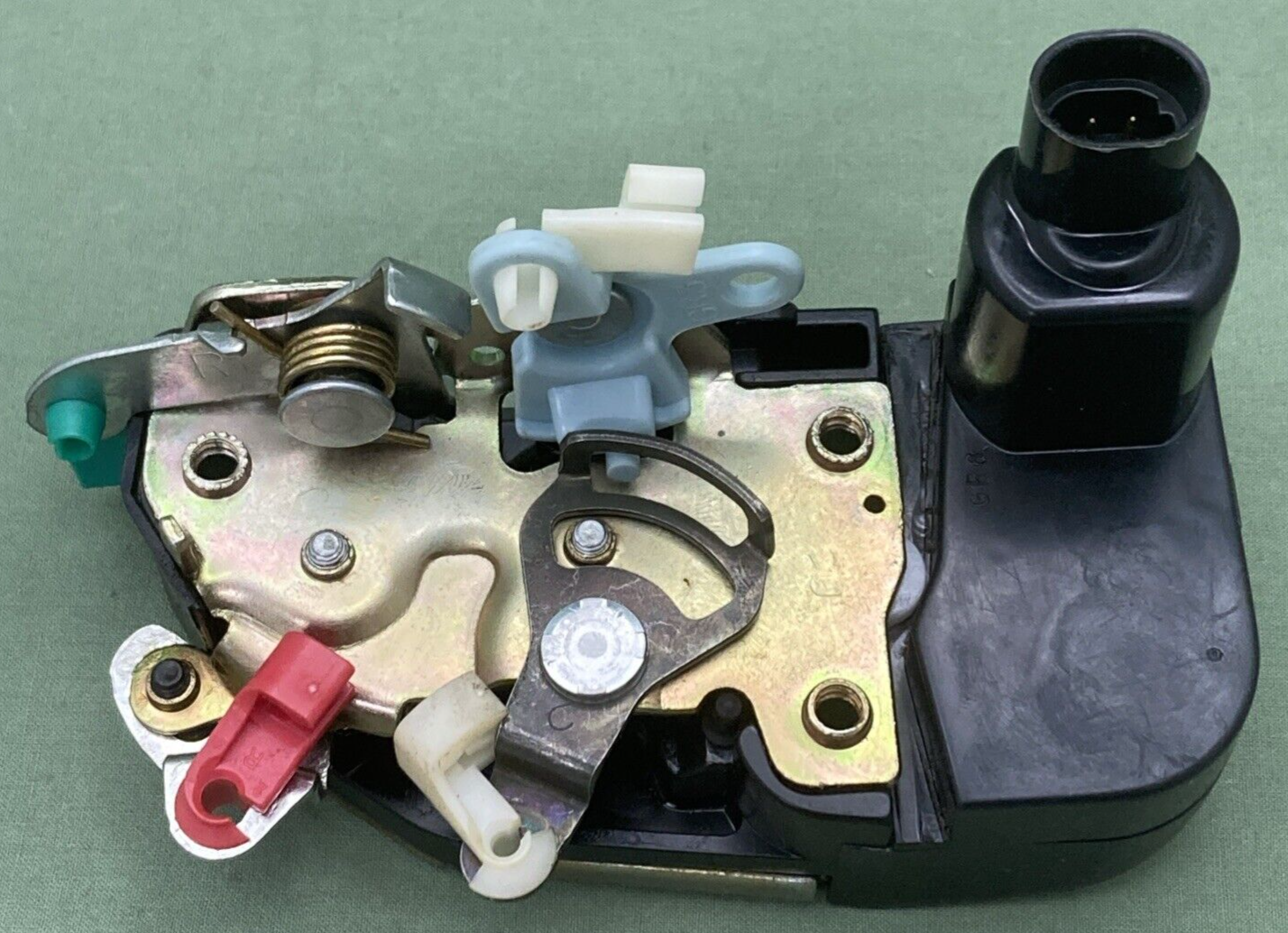 NEW GENUINE MOPAR 04717472AB Latch Front Door