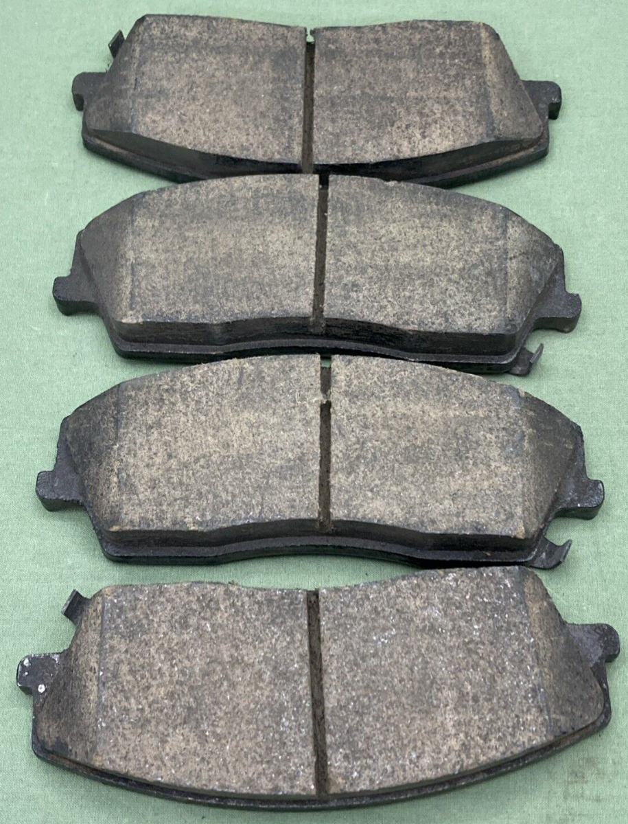 NEW GENUINE MOPAR 2AMV3555AA Pad Kit-Front Disc Brake 2005-2014