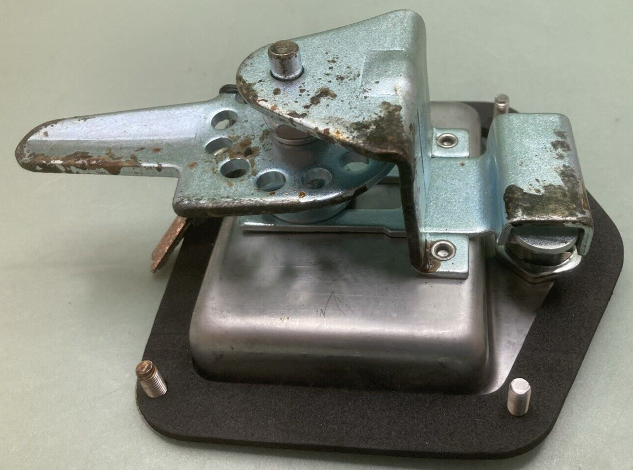 NEW BUYERS L8855 T-HANDLE LATCH W/ KEYS & GASKET FLUSH MOUNT HEAVY DUTY 5"