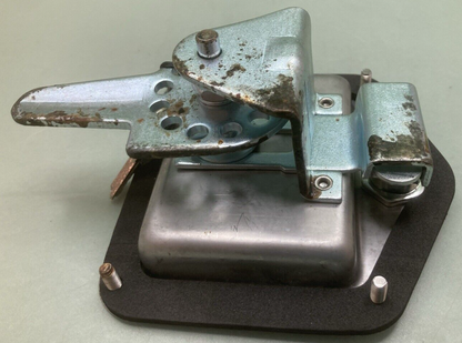NEW BUYERS L8855 T-HANDLE LATCH W/ KEYS & GASKET FLUSH MOUNT HEAVY DUTY 5"