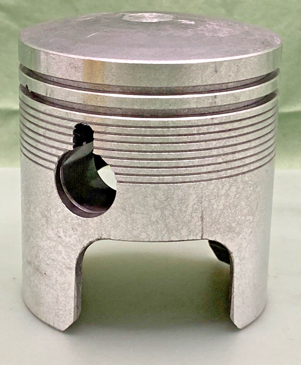 NEW GENUINE SUZUKI 12120-15731 PISTON, LH