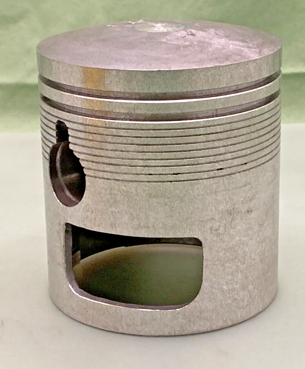 NEW GENUINE SUZUKI 12120-15700 PISTON, OS:0.5