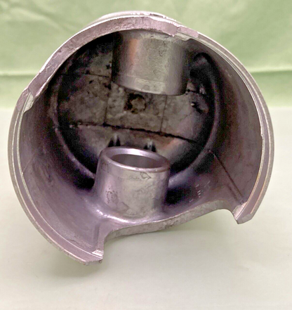 NEW GENUINE SUZUKI 12110-15101 PISTON RH