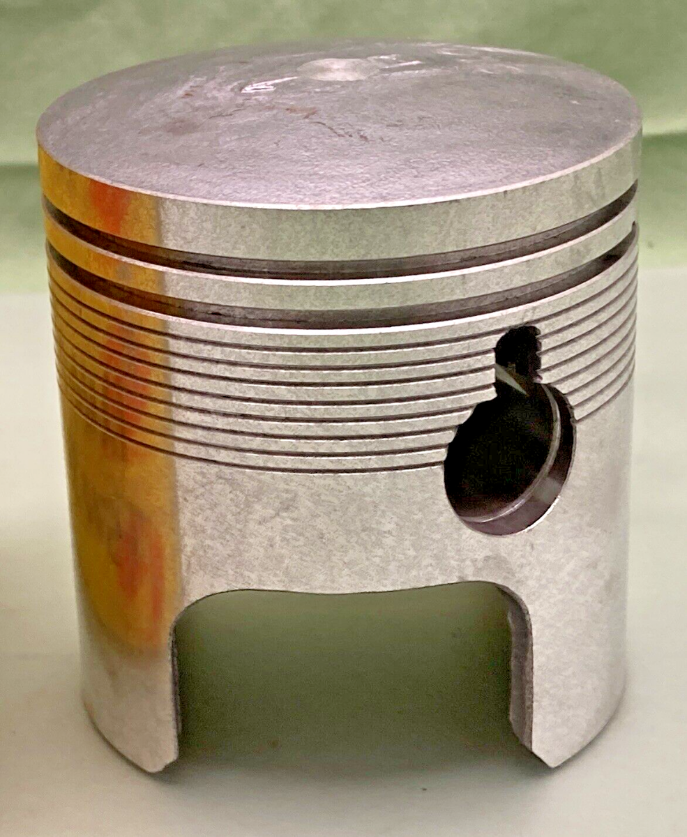 NEW GENUINE SUZUKI 12110-15731 PISTON, RH