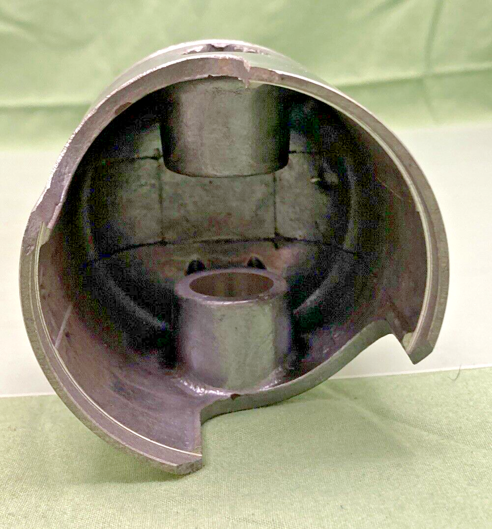 NEW GENUINE SUZUKI 12110-15731 PISTON, RH