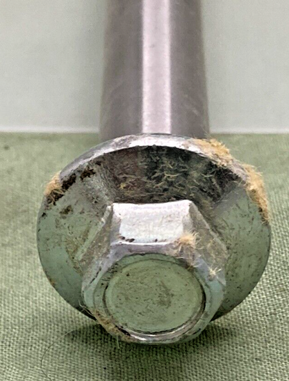 NEW GENUINE SUZUKI 64711-20511 REAR AXLE, 1982-1983 RM80