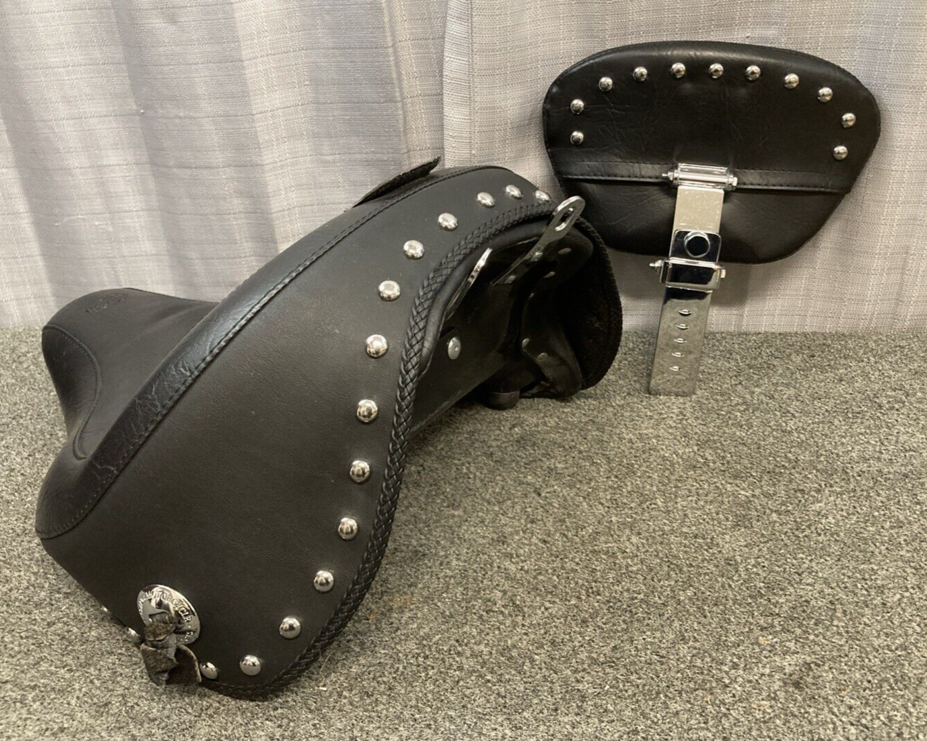 GENUINE MUSTANG 79915 Wide Studded Solo Seat With Driver Backrest Heritage 16-17